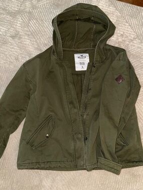 Hollister Hooded Utility Jacket in Olive